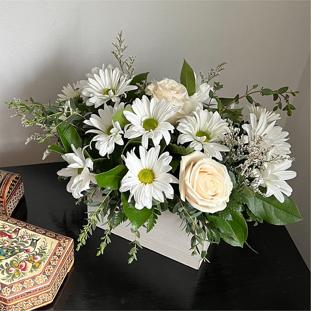 Fresh Linen Box Bouquet – WATSON'S FLOWERS AND GIFTS, West Helena AR