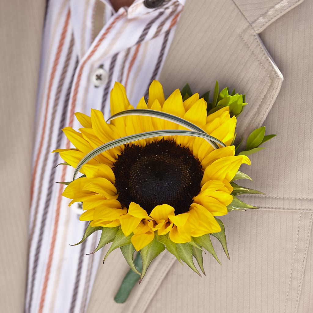 Free Spirit Boutonniere – WATSON'S FLOWERS AND GIFTS, West Helena AR