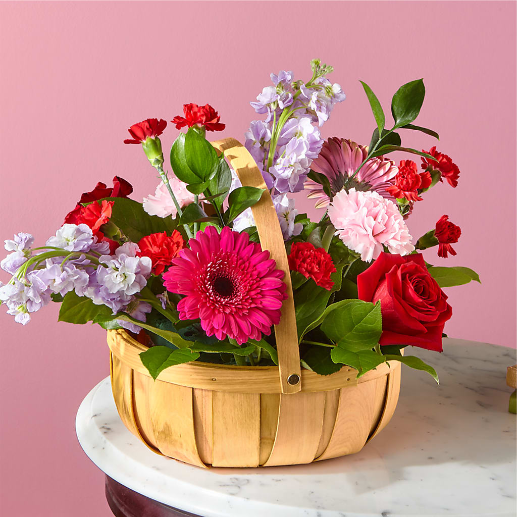 Pink Picnic Basket – WATSON'S FLOWERS AND GIFTS, West Helena AR